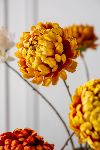 Zijden chrysant tak geel in vaas