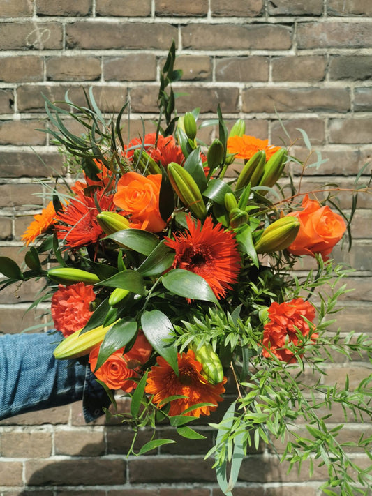 Boeket oranje – vers boeket oranje, bloemist De Bloementuin Meppel – afbeelding 2